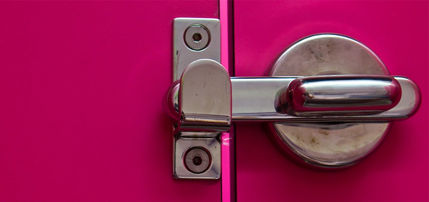 Childproof Gate Lock in Quartz Hill, California